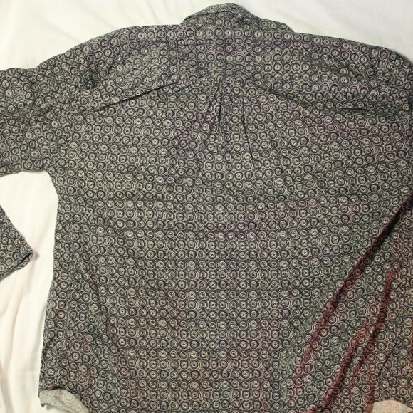 Bosa button down black and white medium circle pattern - Picture 2 of 4